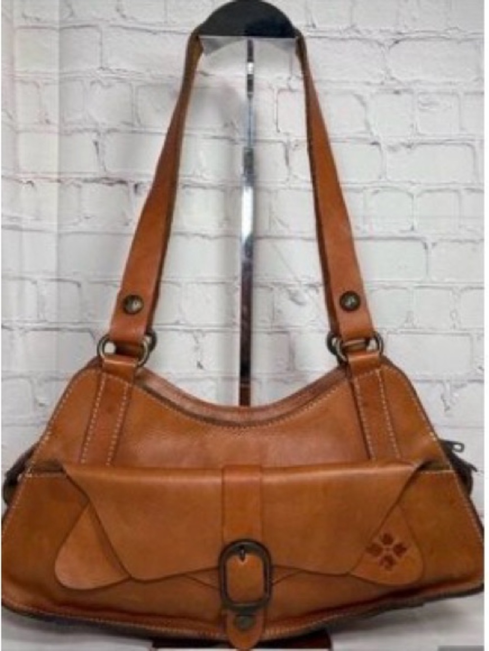 Patricia Nash Leather Shoulder Bag in Cognac Brown Great Bag Outer Phone Pockets